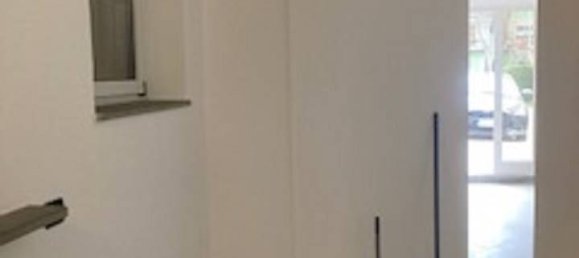 3 rooms Commercial property in Pistoia, Italy No. 41472 7