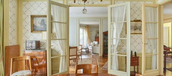 3 bedrooms Apartment in Paris, France No. 165229 2