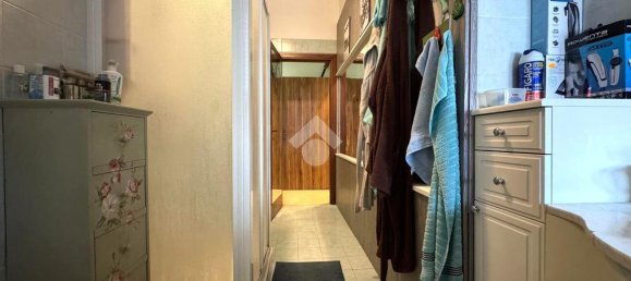 Apartamento de 3 divisões em Madone, Italy N.º 42298 8