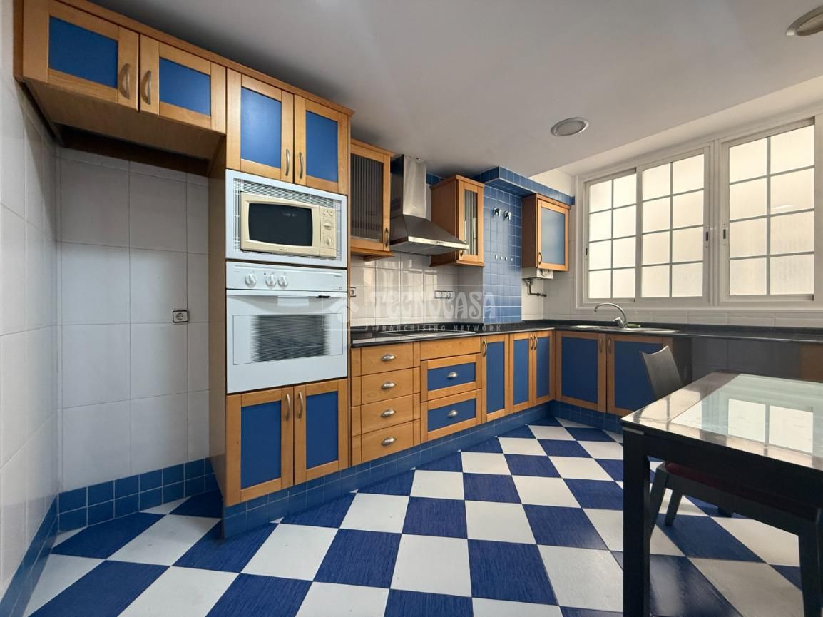 3 bedrooms Apartment in Valencia, Spain No. 247436