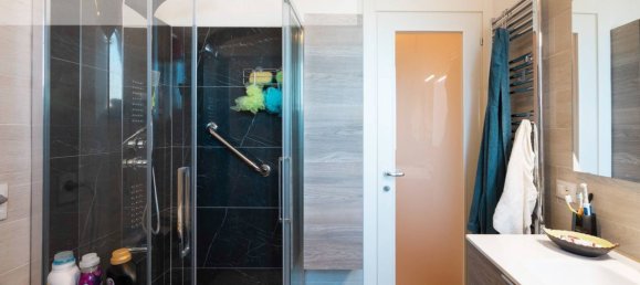 3 bedrooms Apartment in Modena, Italy No. 363908 12