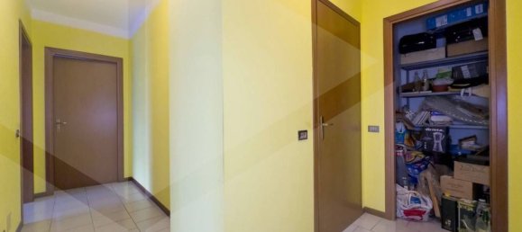 4 bedrooms Apartment in San Donato Milanese, Italy No. 360704 9