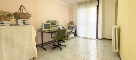 4 bedrooms Apartment in San Donato Milanese, Italy No. 360704 6