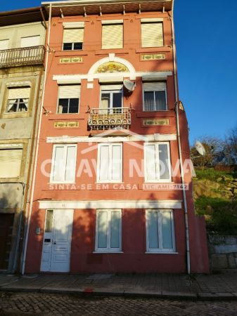  بناية في Porto, Portugal 450متر مربع رقم 51707