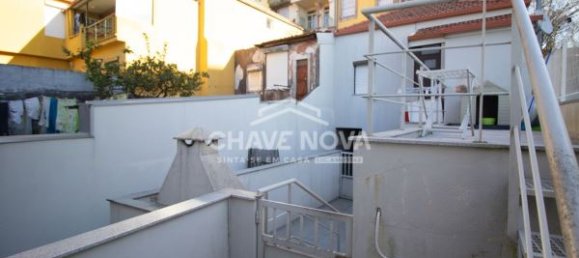  بناية في Porto, Portugal 450متر مربع رقم 51707 8