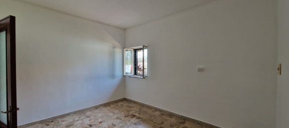 4-salle Appartement à Mascalucia, Italy No. 257057 5