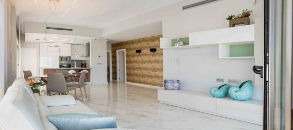 3 bedrooms Villa in Villamartin, Spain No. 9049 5