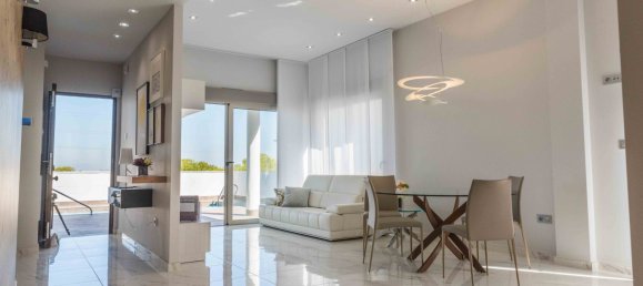 3 bedrooms Villa in Villamartin, Spain No. 9049 4