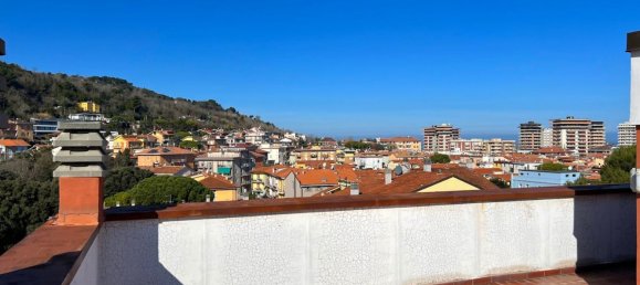 Пентхаус с 7 комнатами в Пезаро, Италия № 196595 2