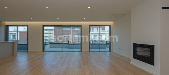 4 bedrooms Duplex in Vila Nova de Gaia, Portugal No. 128205 2