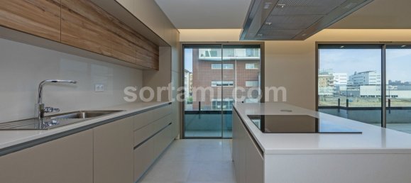 4 bedrooms Duplex in Vila Nova de Gaia, Portugal No. 128205 4