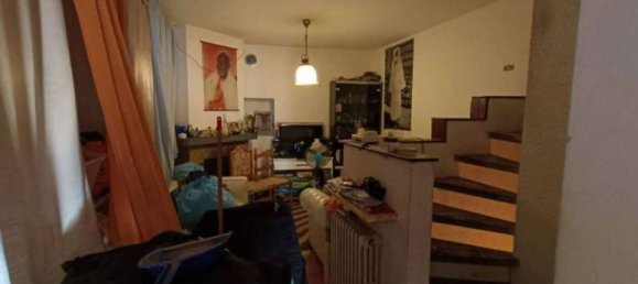 3-salle Appartement à Ispra, Italy No. 9747 3