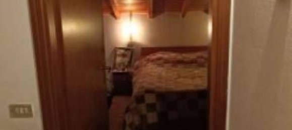 3-salle Appartement à Ispra, Italy No. 9747 6