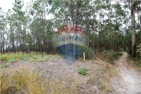 Terrain à Agilde, Portugal 2752m² No. 54938