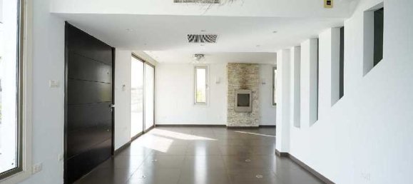 4 bedrooms Commercial property in Tseri, Cyprus No. 20406 8