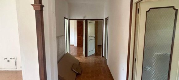 5 rooms Apartment in Piombino, Italy No. 278516 12