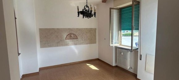 5 rooms Apartment in Piombino, Italy No. 278516 11