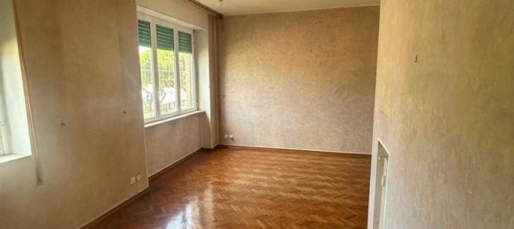 5 rooms Apartment in Piombino, Italy No. 278516 4