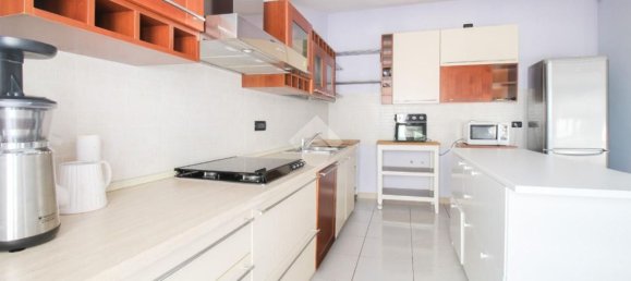 3 bedrooms Apartment in Montesilvano, Italy No. 344289 9