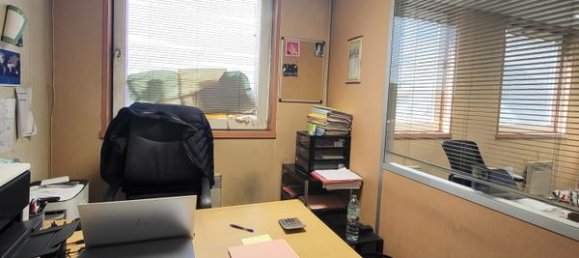 75m² Office in Bondy, France No. 125098 2