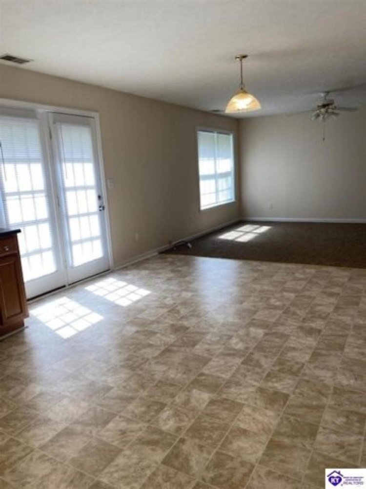 3 bedrooms House in Vine Grove, USA No. 405367