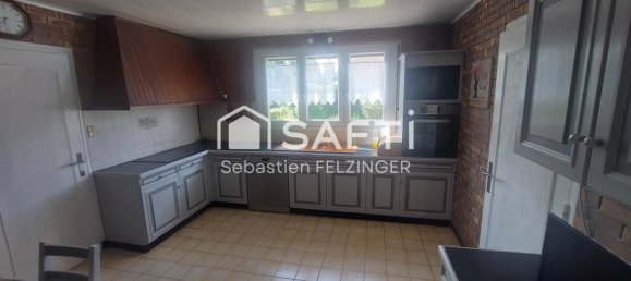 3 bedrooms House in Laon, France No. 61281 3