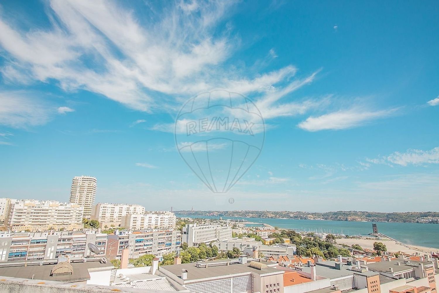 3 bedrooms Apartment in Oeiras, Portugal No. 280692