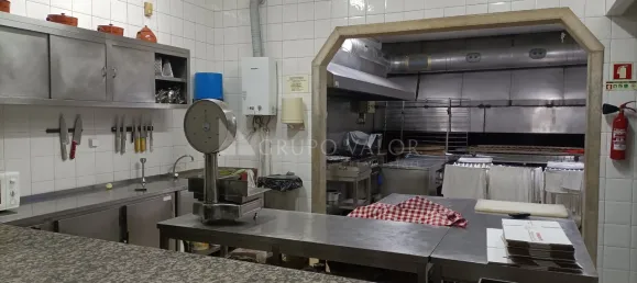 423m² Commercial property in Sintra, Portugal No. 182680 8