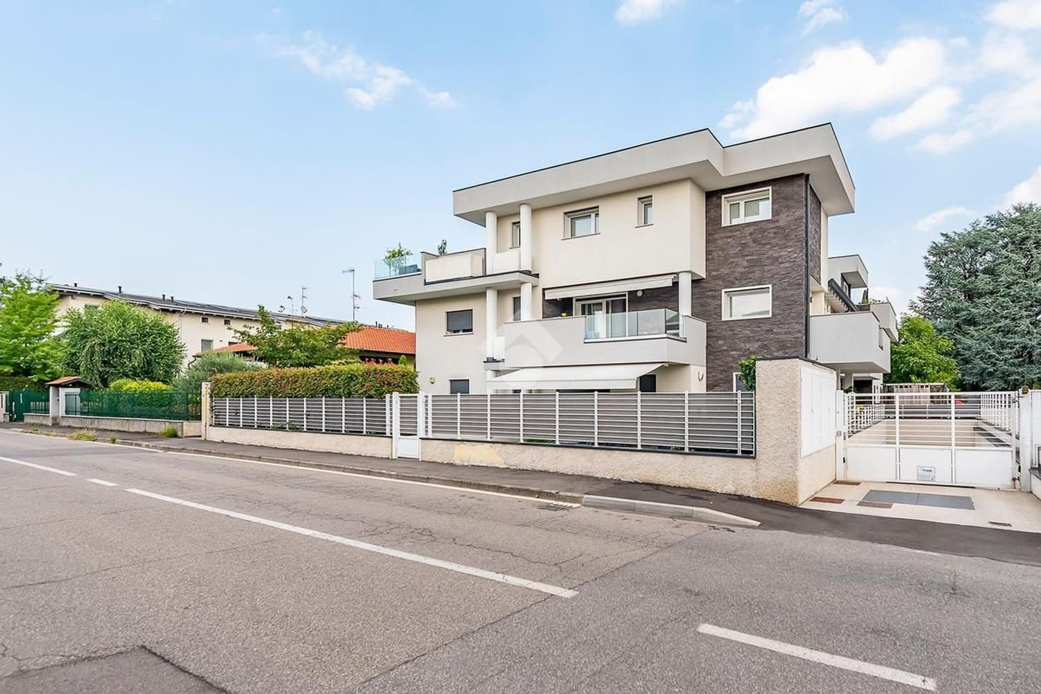 3غرفة شقة في Lainate, Italy رقم 266733