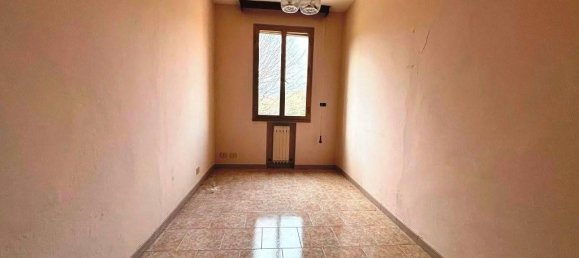 8غرفة شقة في Castelvetro di Modena, Italy رقم 79015 15