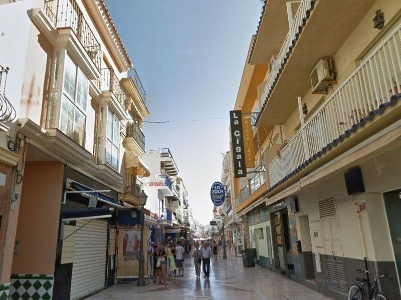  Commercial property in Torremolinos, Spain No. 225383