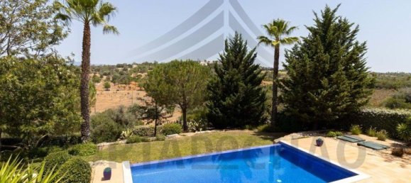 3 bedrooms Villa in Lagoa, Portugal No. 153601 2