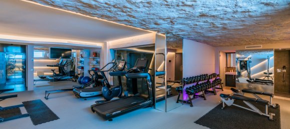 11 Schlafzimmer Villa in Marbella, Spain, Nr. 10050 8