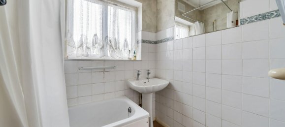 2 bedrooms Bungalow in London, United Kingdom No. 7667 10