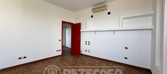 2 Schlafzimmer Wohnung in Crema, Italy, Nr. 360834 25