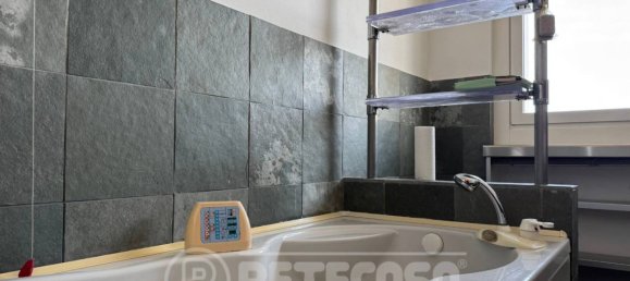 2 Schlafzimmer Wohnung in Crema, Italy, Nr. 360834 21