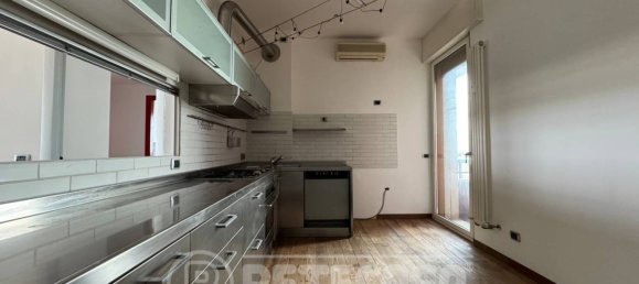 2 Schlafzimmer Wohnung in Crema, Italy, Nr. 360834 3