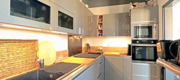 3 bedrooms Apartment in Reims, France No. 53973 3