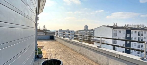 3 bedrooms Apartment in Reims, France No. 53973 11
