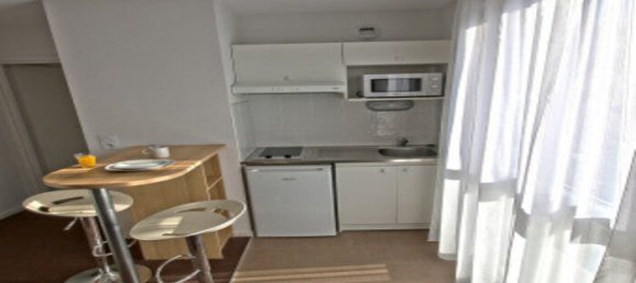 Studio à Troyes, France No. 91437 3