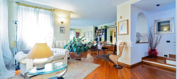 Villa de 5 dormitorios en Origgio, Italy No. 377052 3