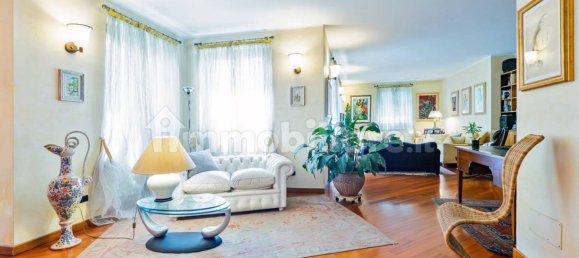 Villa de 5 dormitorios en Origgio, Italy No. 377052 24