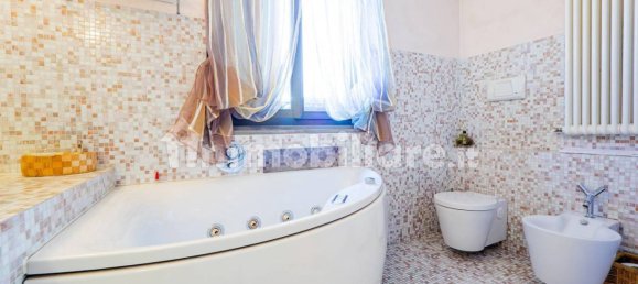 Villa de 5 dormitorios en Origgio, Italy No. 377052 32