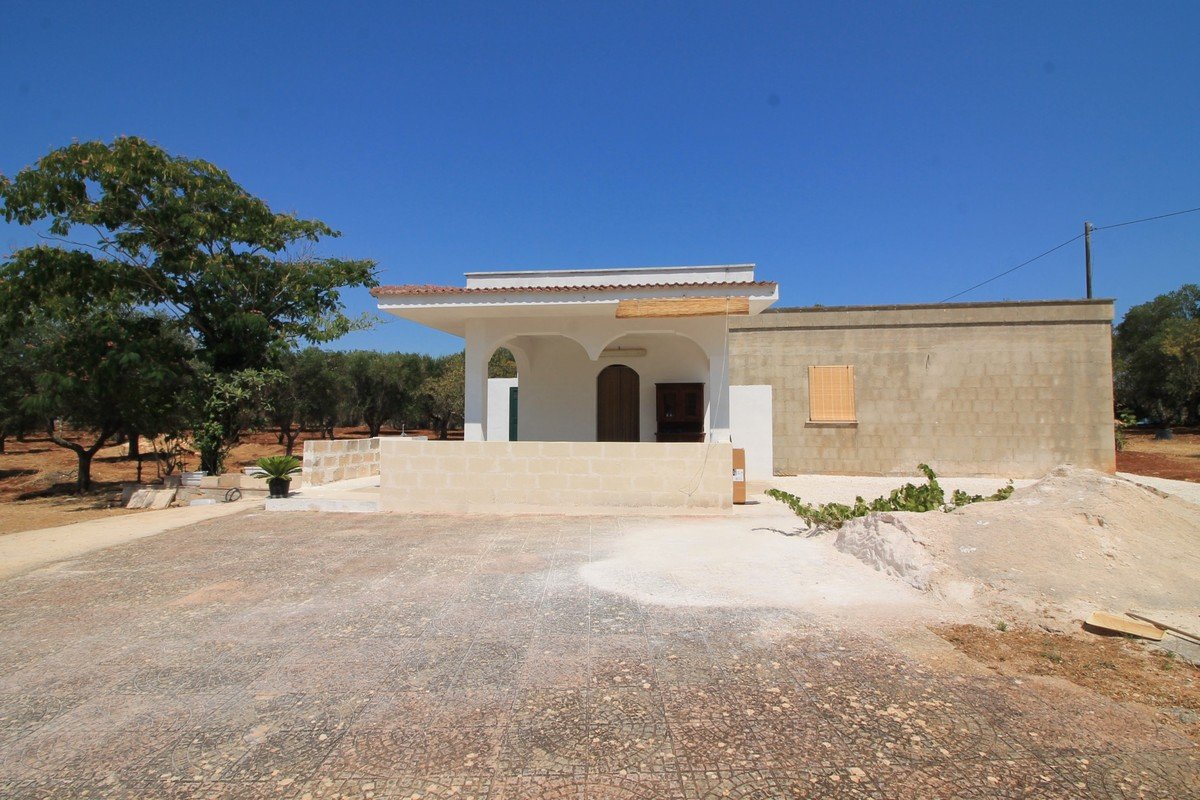 2 Schlafzimmer Villa in Ostuni, Italy, Nr. 381946