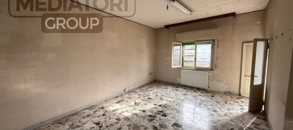 Villa de 4 dormitorios en Chiaravalle, Italy No. 226404 50