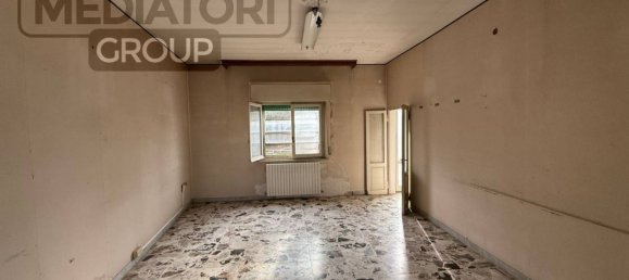 Villa de 4 dormitorios en Chiaravalle, Italy No. 226404 2