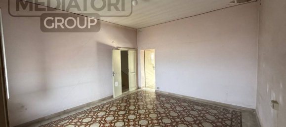 Villa de 4 dormitorios en Chiaravalle, Italy No. 226404 34