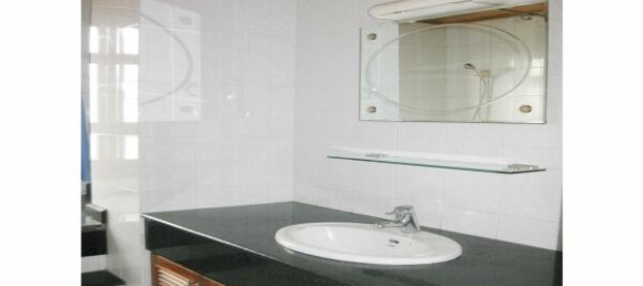 Casa de 3 dormitorios en Tay Ho, Vietnam No. 5722 11