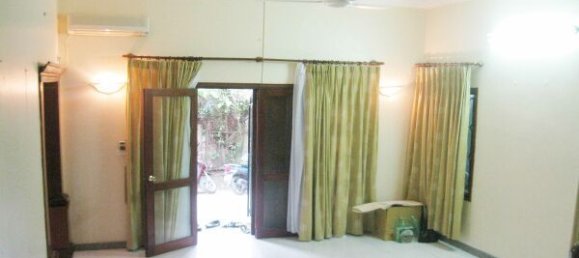 Casa de 3 dormitorios en Tay Ho, Vietnam No. 5722 2