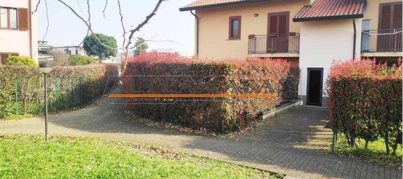 3غرفة شقة في Bonate Sotto, Italy رقم 35937 31